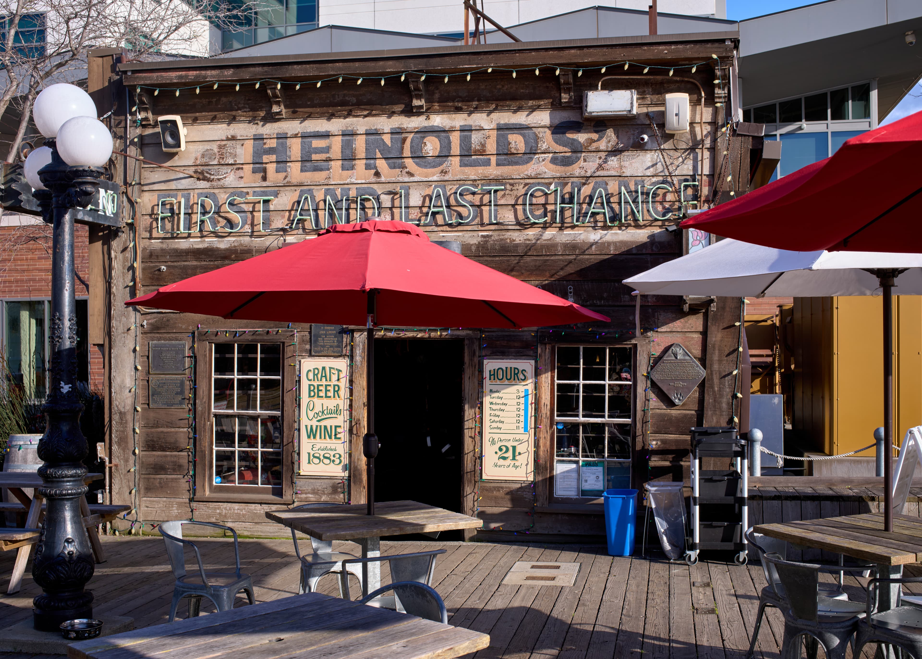 Heinold's First and Last Chance Saloon